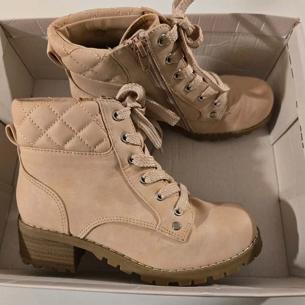 Dolce Vita Girls Quilted Combat Boots‎ – Blush With Box REELY 1yr EUC